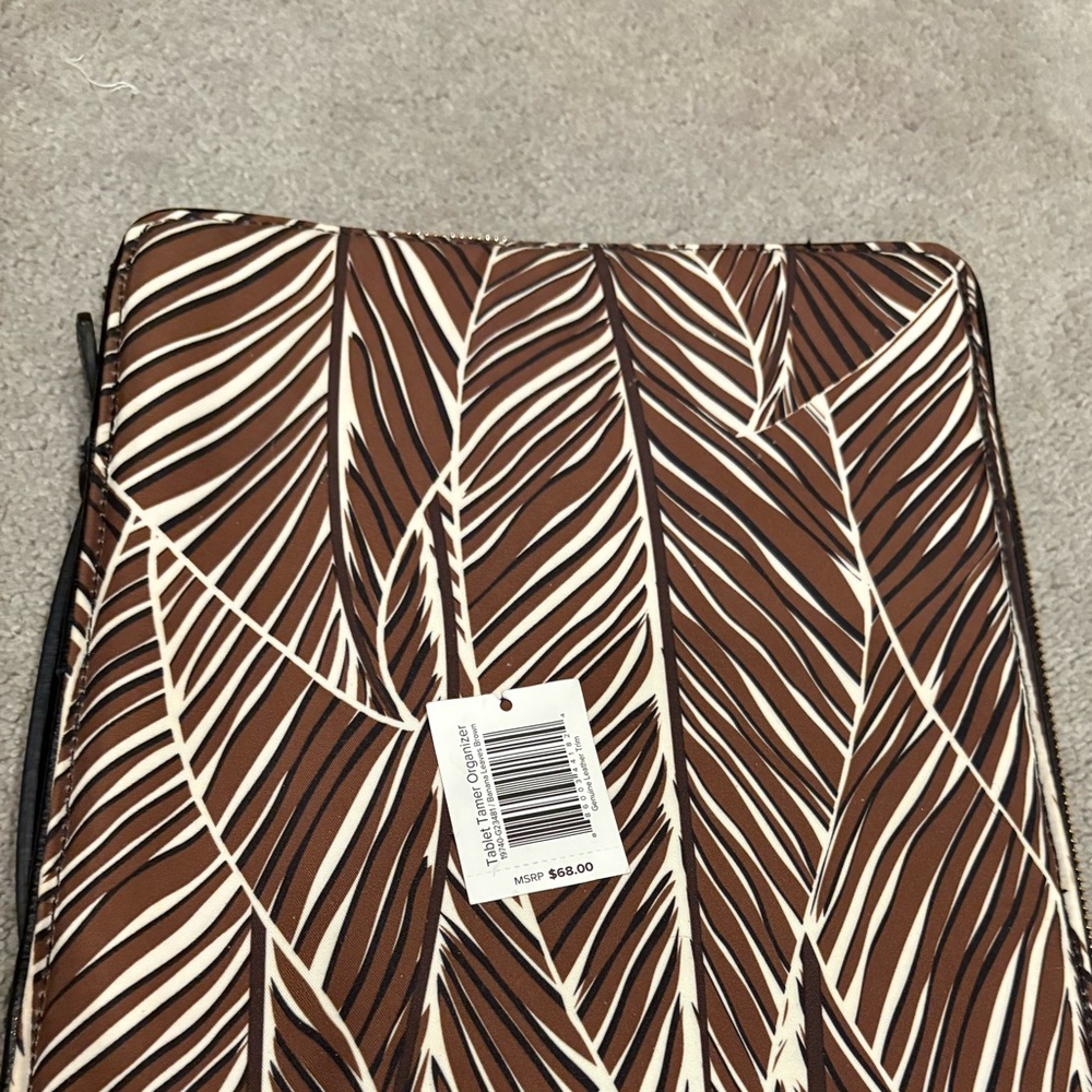 Vera Bradley Brown and White Leaf Design Tablet Organizer